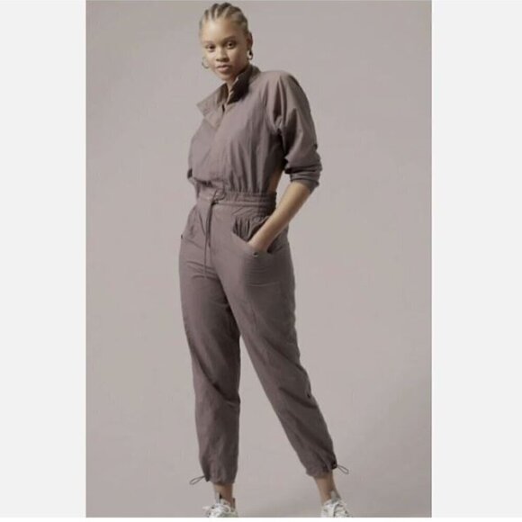Athleta x Alicia Keys Parachute Open Back Utility Jumpsuit Smokey Almond RT$209 - Picture 3 of 10